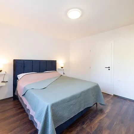 5 Bedroom Cozy In Vakantiehuis